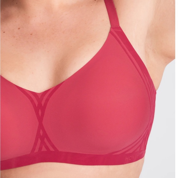 Honeylove Other - HONEYLOVE Crossover Silhouette wireless, supportive Bra, Red, N/A on website,EUC